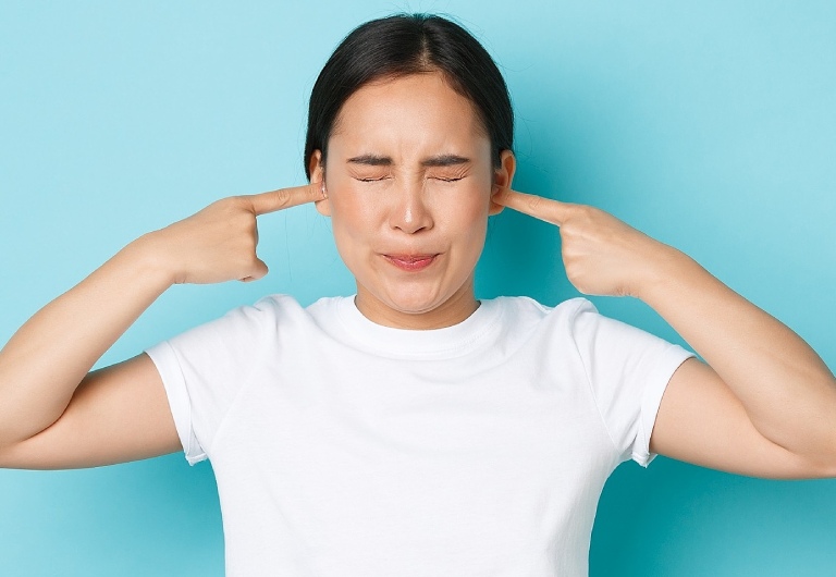 Ù tai, có tiếng vo ve trong tai có nguy hiểm không?
